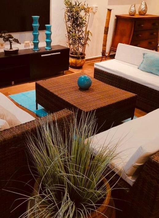 Bed and Breakfast La Escala Aeropuerto Luque Exterior foto