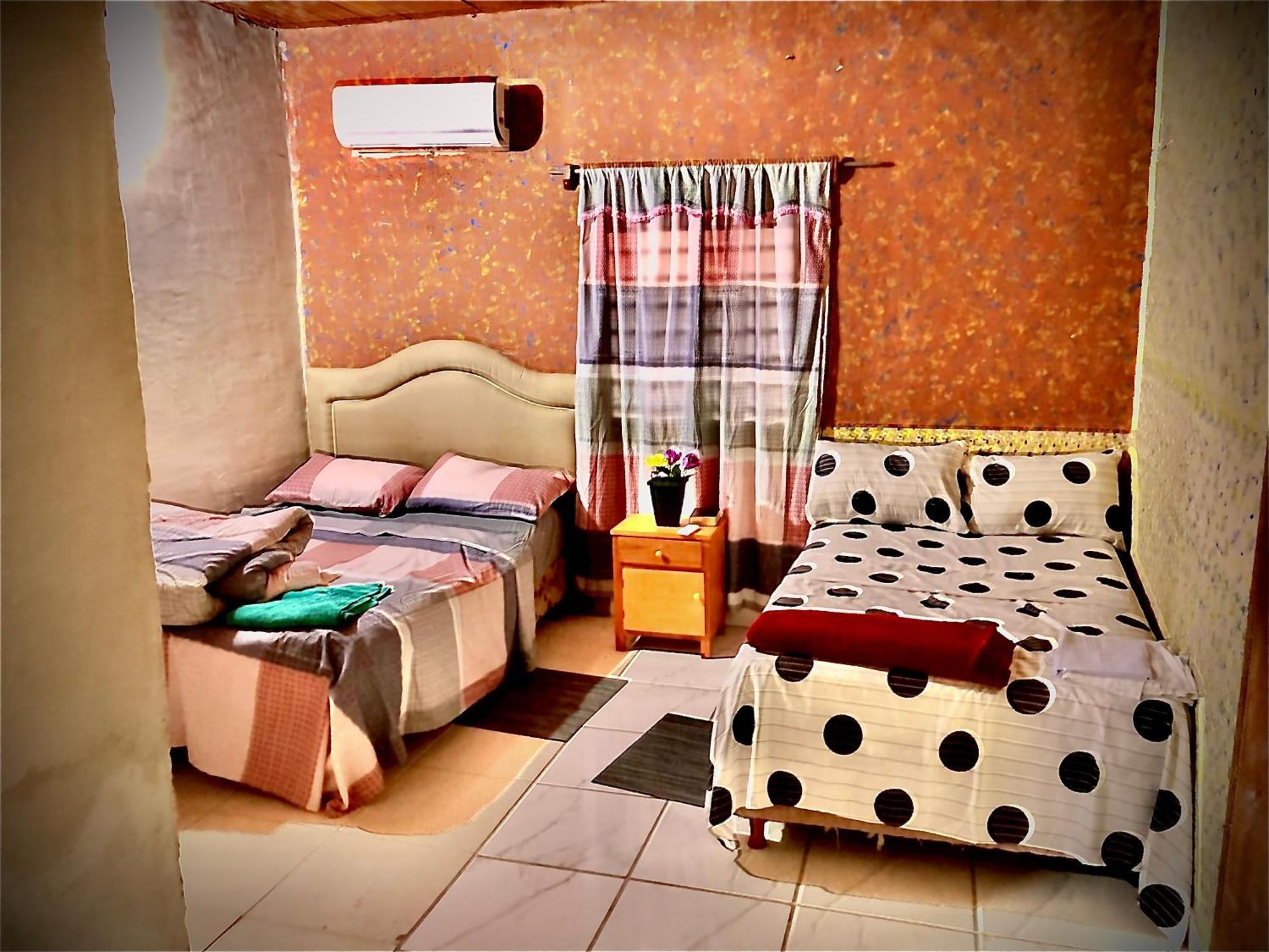 Bed and Breakfast La Escala Aeropuerto Luque Exterior foto
